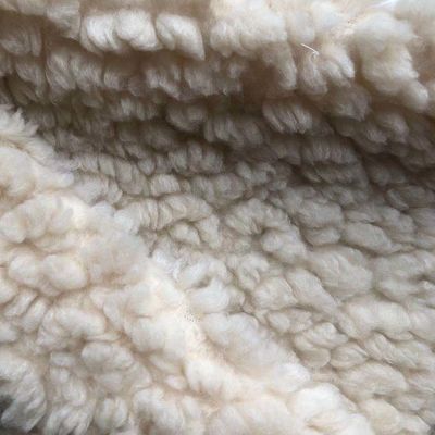 100% tessuto di poliestere a maglia 320 gm 58/60" larghezza asciugatura rapida per tessuto Sherpa