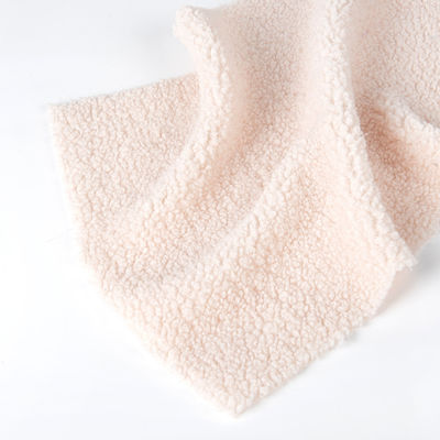 Tessuto per divani in poliestere Tessuto per pellicce Teddy Tessuto per giocattoli e vestiti Qualsiasi colore può essere fornito
