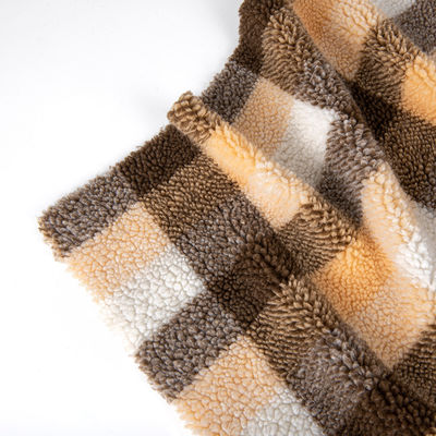 58/60" Larghezza Plaid Design Sherpa Fleece Tessuto di pelliccia finta per giacche e cappotti invernali