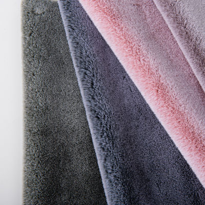 Stampa a colori a punta bianca tessuto di pelliccia di lepido per abbigliamento 133×100 densità e morbida