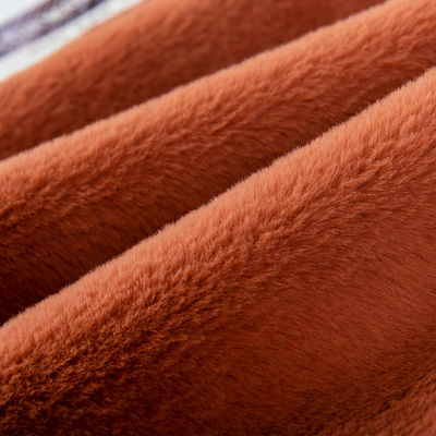 Tessuto di pelliccia di coniglio a maglia per abiti comodi e alla moda