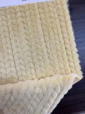 Tissu di pelliccia corta pelliccia finta morbida per cappotto giocattolo Conteggio di filati di contatto Lunghezza 60cm Colore grigio