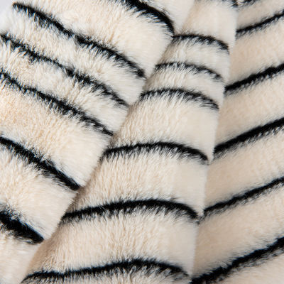 Supersoft Faux Rabbit Mink Fur Short Hair Windproof Rabbit Fur Fabric con Soft Hand Feeling